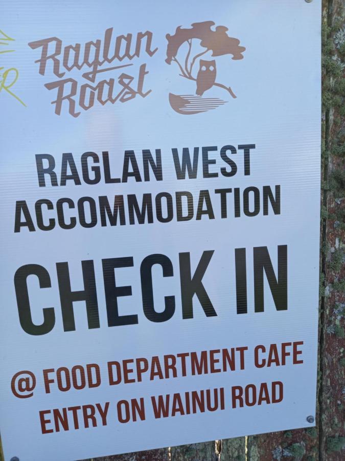 Raglan West Accommodation Units エクステリア 写真