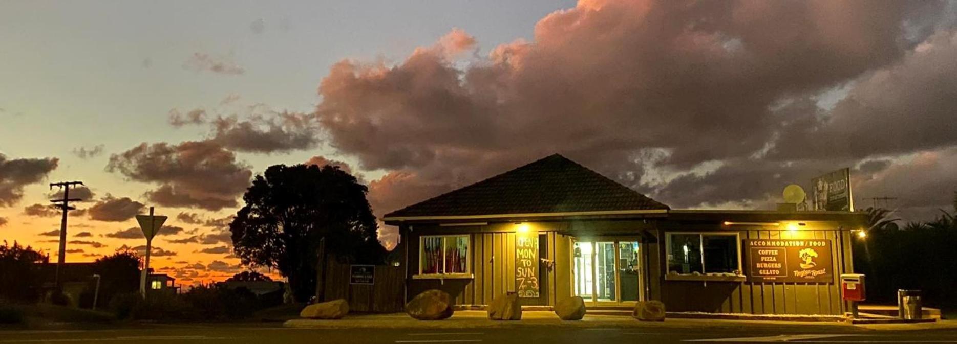 Raglan West Accommodation Units エクステリア 写真